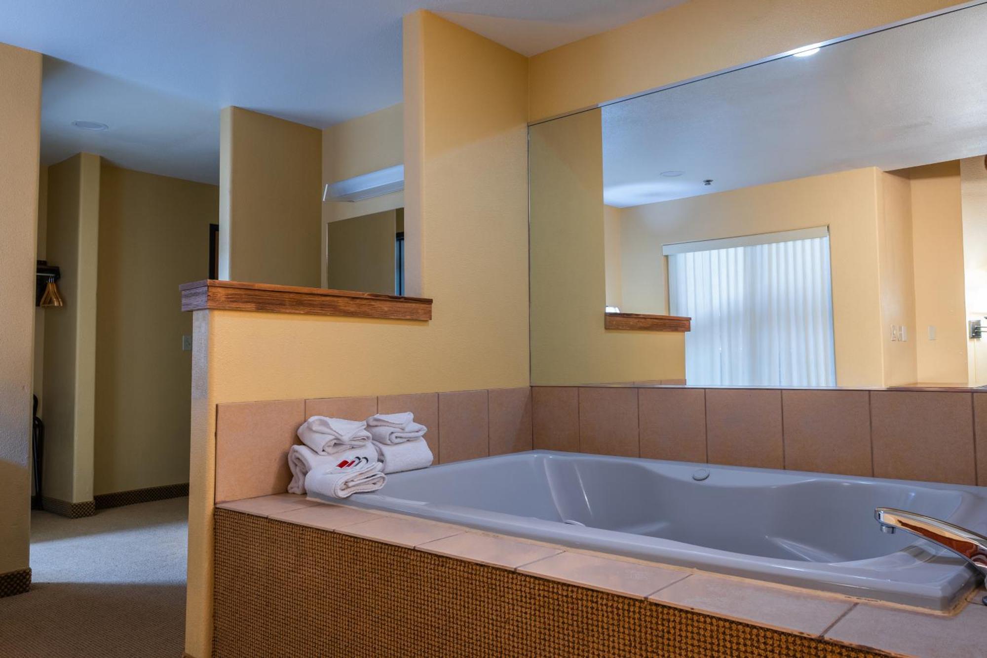 Pinedale Hotel & Suites Esterno foto